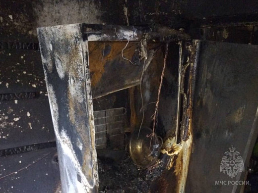 19 человек эвакуировали в Комсомольске из-за загоревшегося холодильника